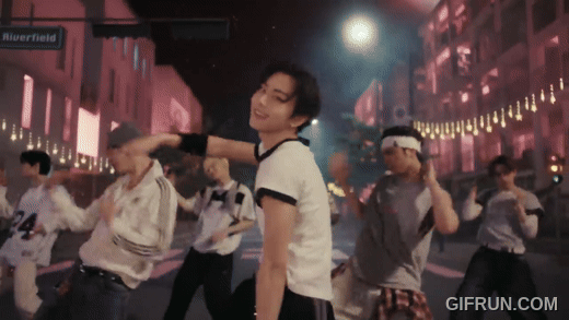 5a96079cad7ebc400068a82b3fe4fab48697b125.gif
